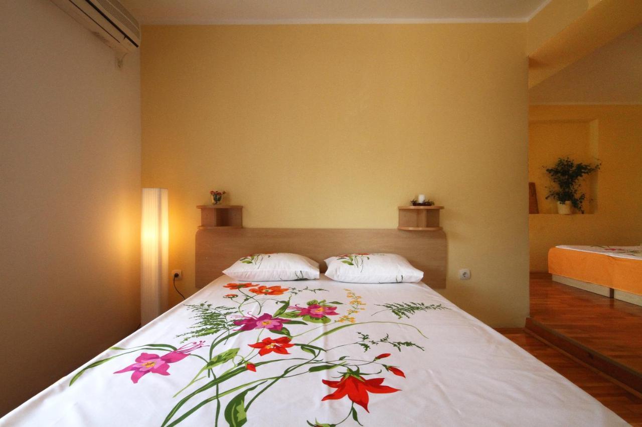 Aparthotel Vila Simona à Budva Extérieur photo
