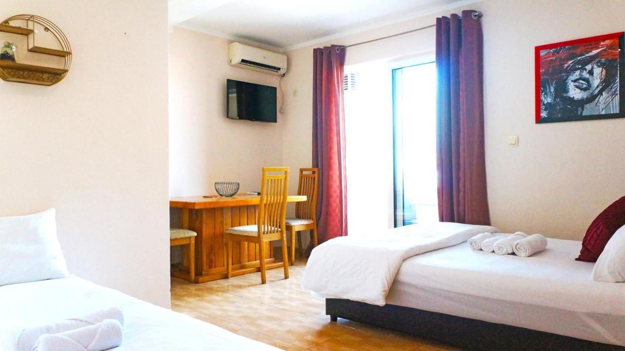 Aparthotel Vila Simona à Budva Extérieur photo