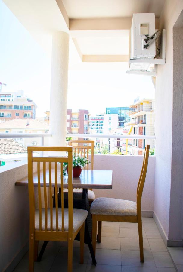 Aparthotel Vila Simona à Budva Extérieur photo
